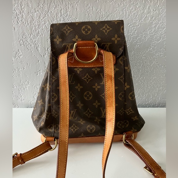 Louis Vuitton Iconic Monogram Backpack - Picture 3 of 5